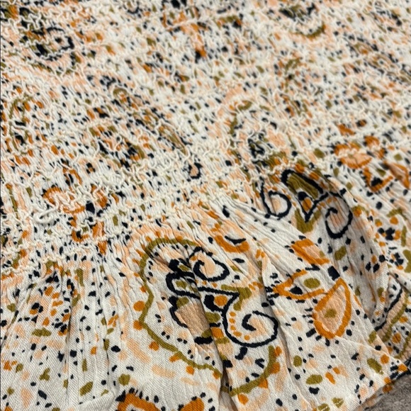 $5/25! Add 5 to bundle to get for $25 Patrons of Peace Tan and Cream Camisole - Picture 5 of 5